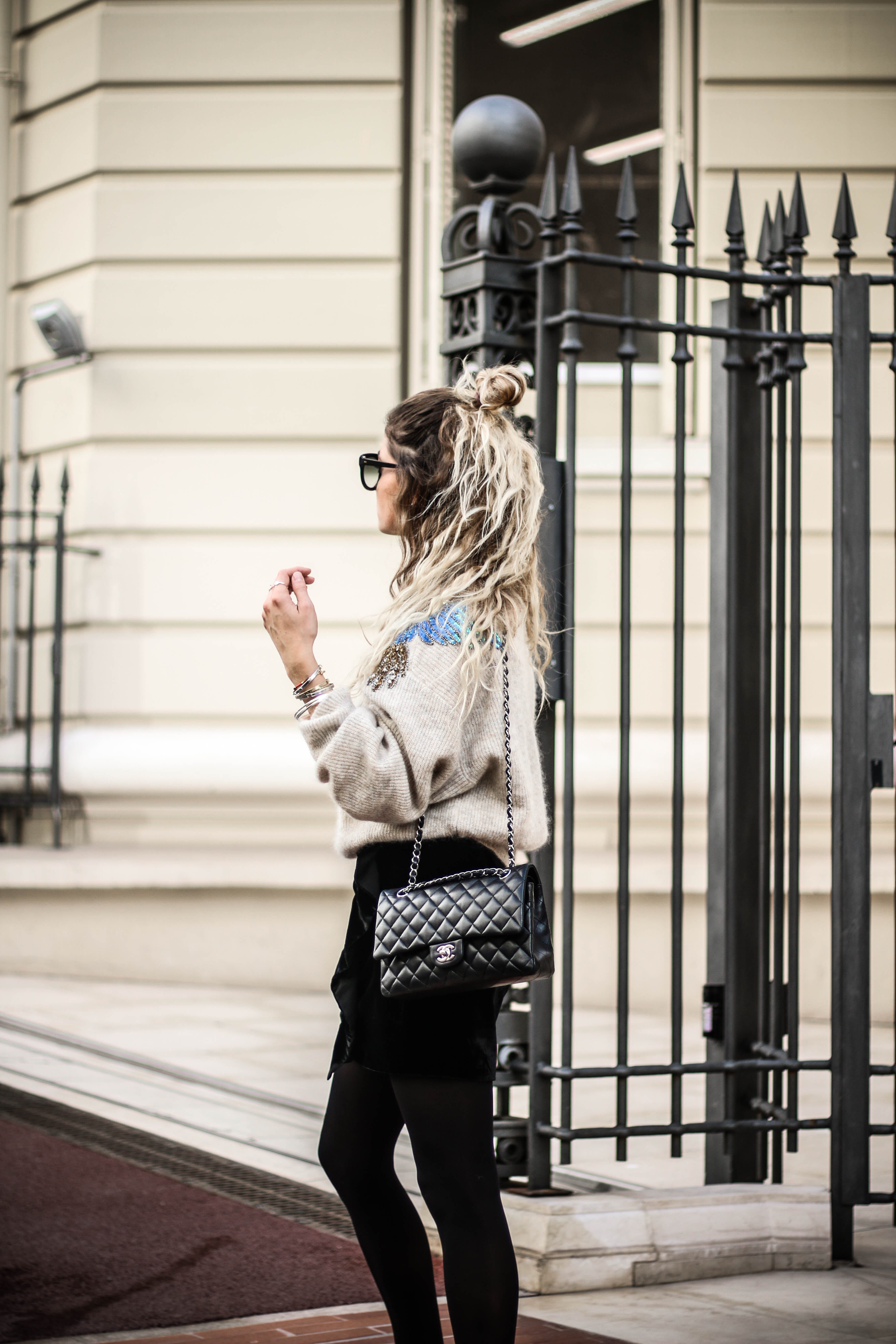 Pull Maille Bicolore Avec Paillettes Devant - Tendance Confort Pour Un Look Féminin Et Brillant