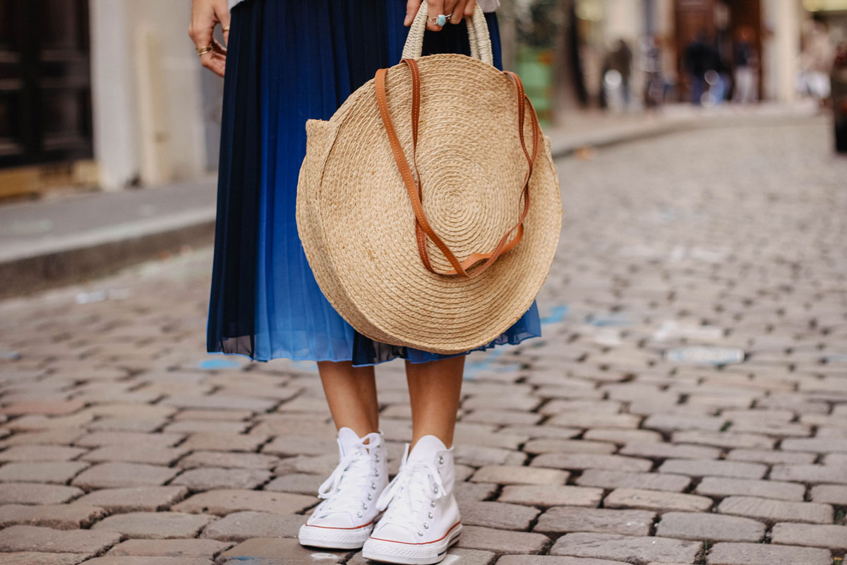 jupe plissée et converse blgo mode marie and mood