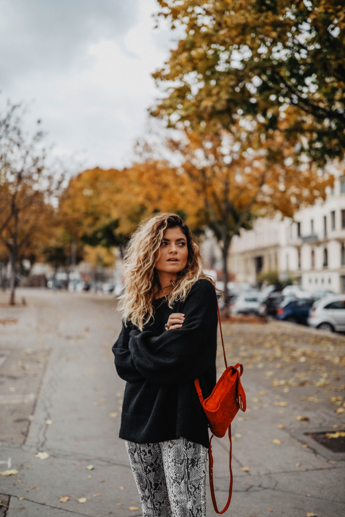 Pull oversize noir H&M marie and mood blog mode