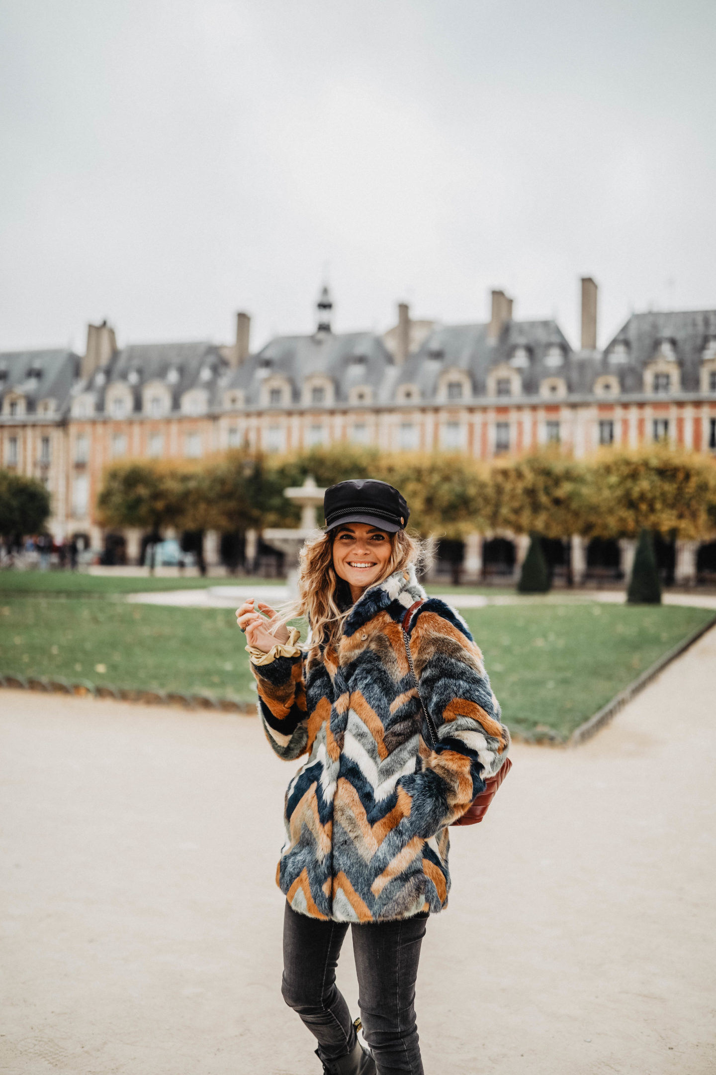 Tendance manteau en fausse fourrure marie and mood  blog 