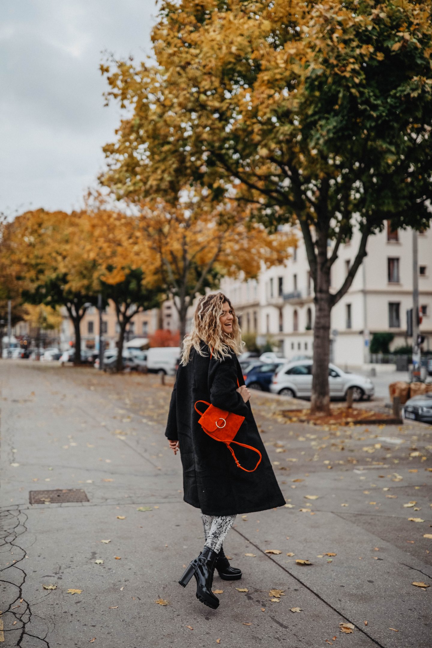Look pour l'automne pantalon python Stradivarius marie and mood