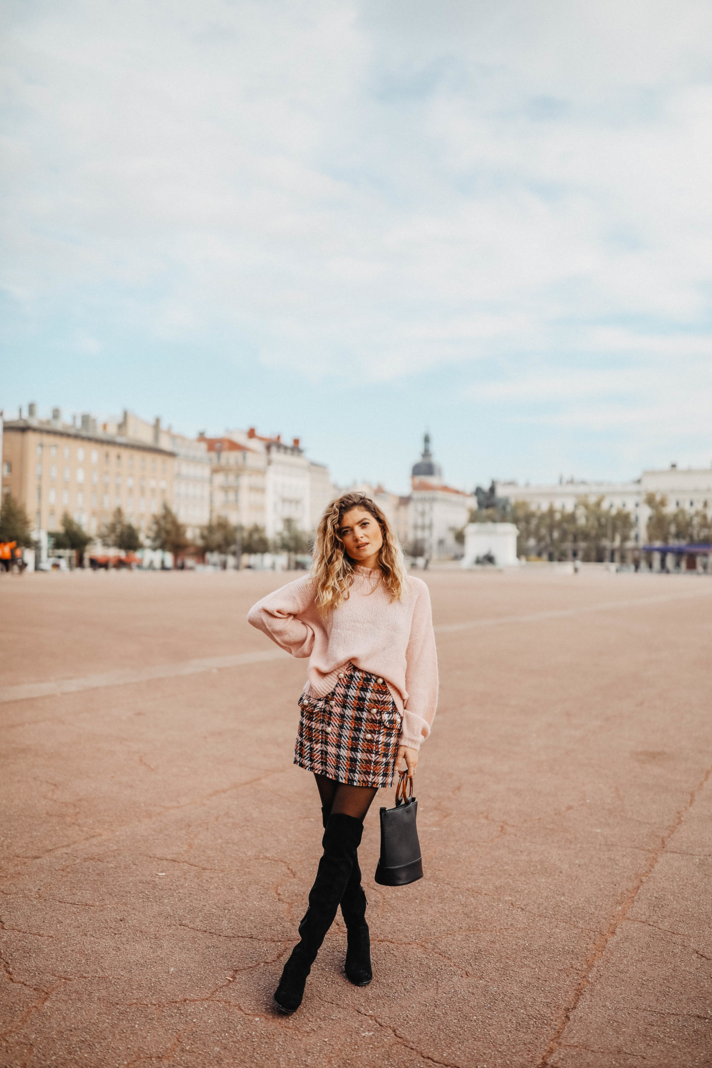 Digital influencer marie and mood mode and lifestyle 