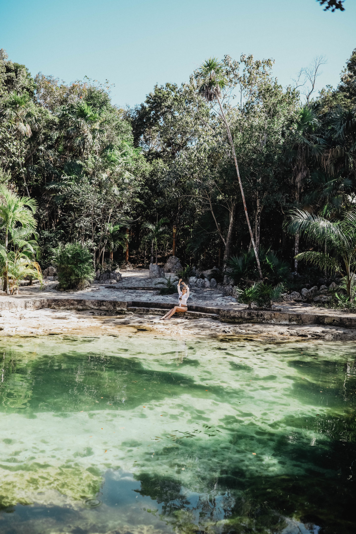 marie and mood cenote mexique